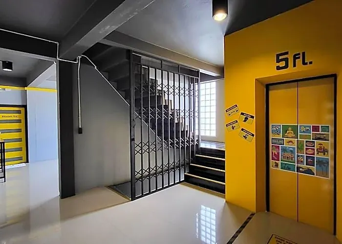 22 - Near Chinatown 3*