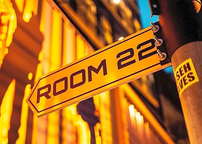 Hotel 22 - Near Chinatown