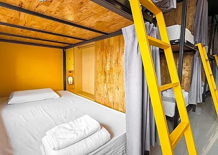 22 - Near Chinatown Hotel 3*